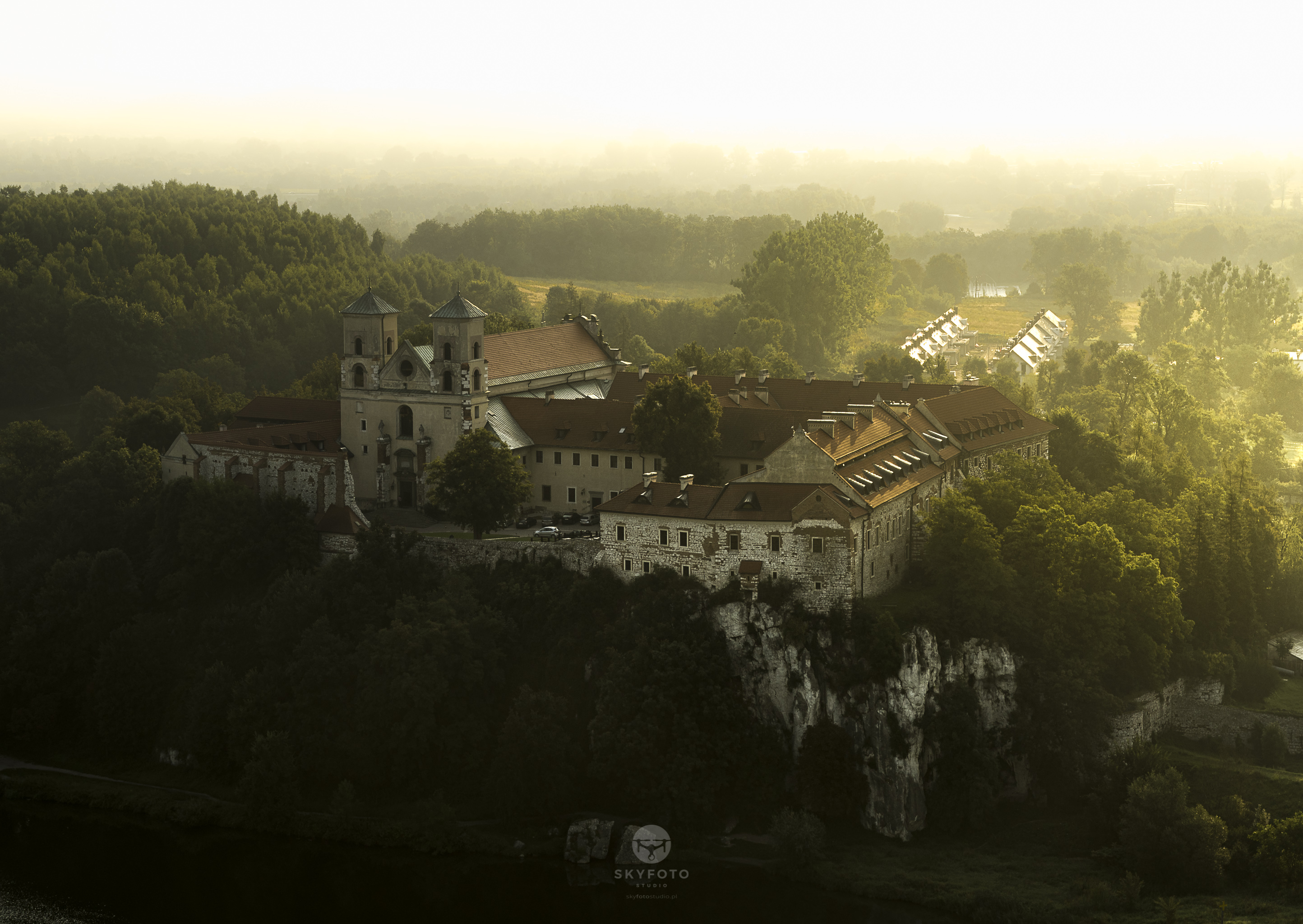 Lotnicze ujęcie Klasztoru w Tyńcu