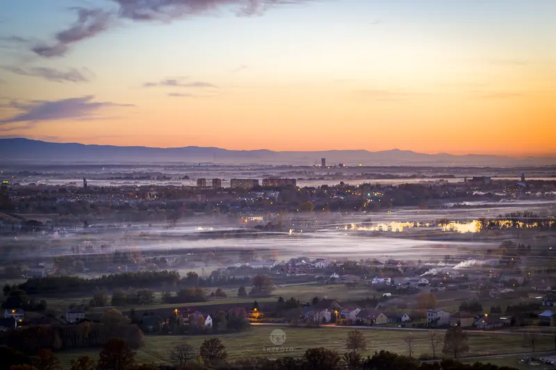 Panorama Oświęcimia o zmierzchu